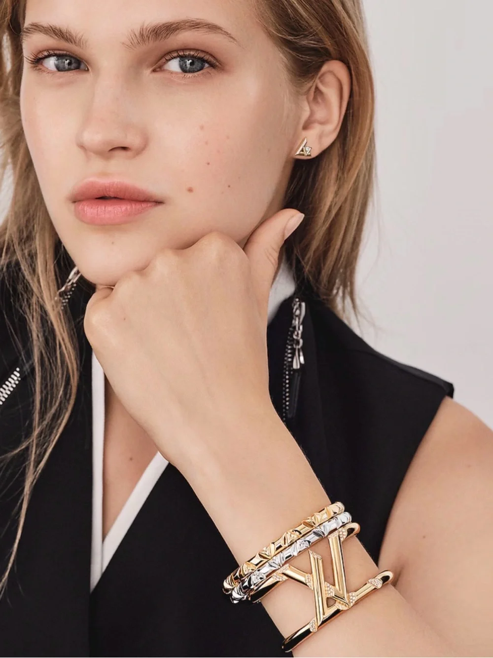 ⚡️ 🆕 LV Volt Cuff ⚡️